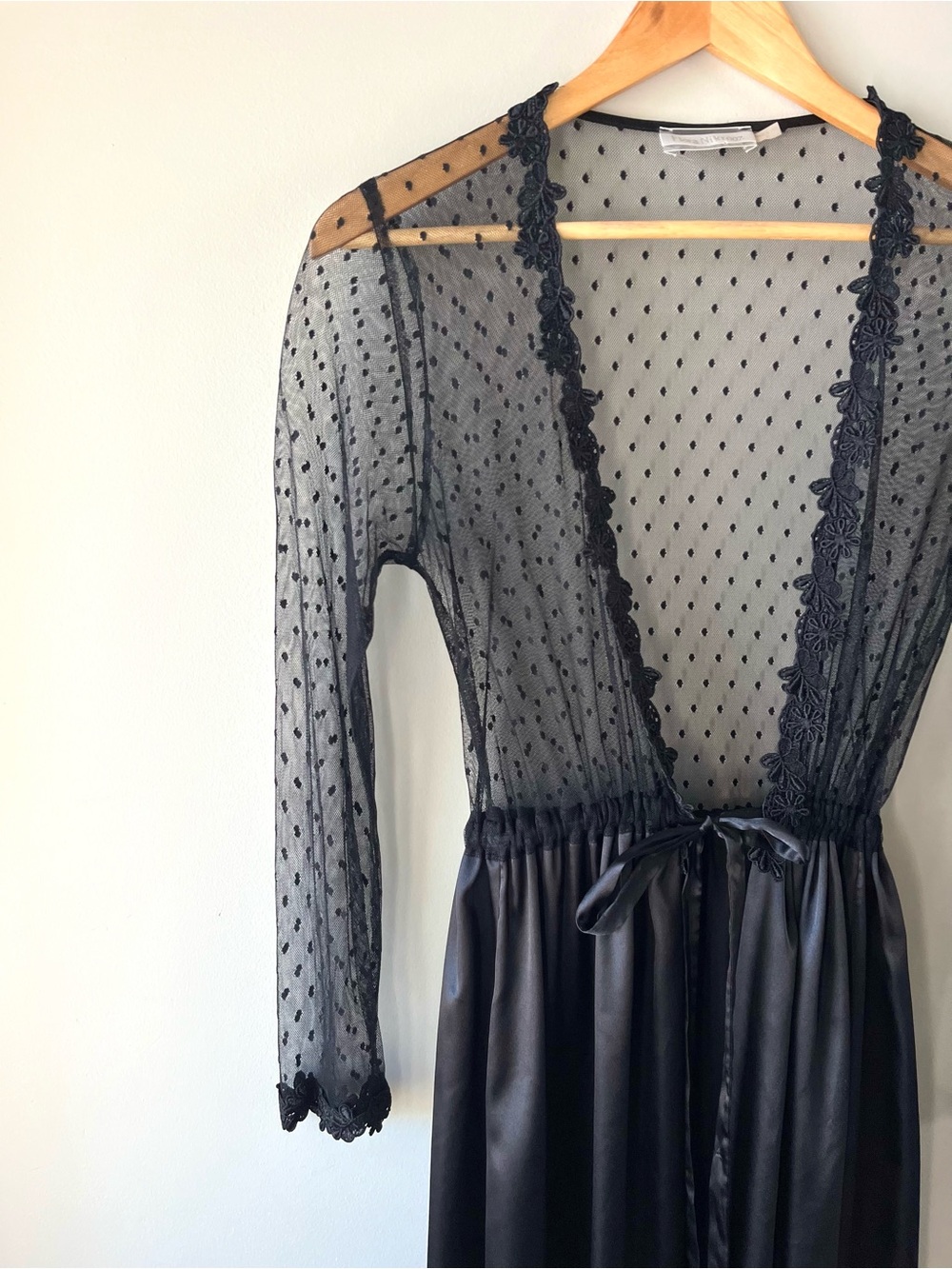 Flora Nikrooz Black Sheer Lace Bodice Embroidered Trim Long Robe Size Small - Picture 5 of 11